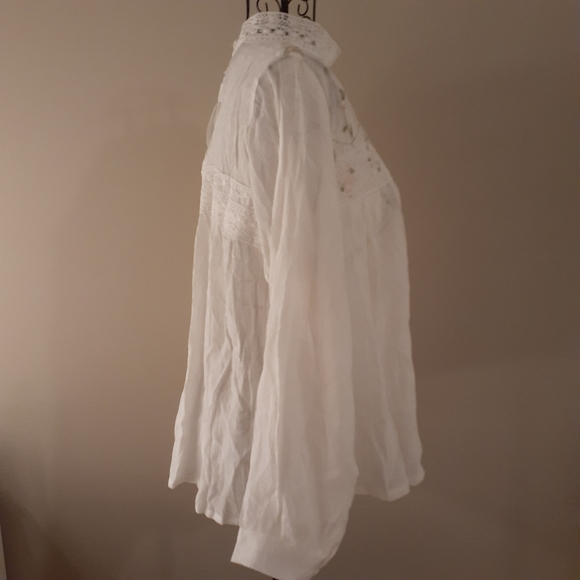 New Victorian embroidered blouse - Picture 5 of 10